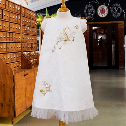 Курс люневильской вышивки на детском платье