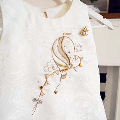 Люневильская вышивка на детском платье. Курс от школы вышивания EMBcentre