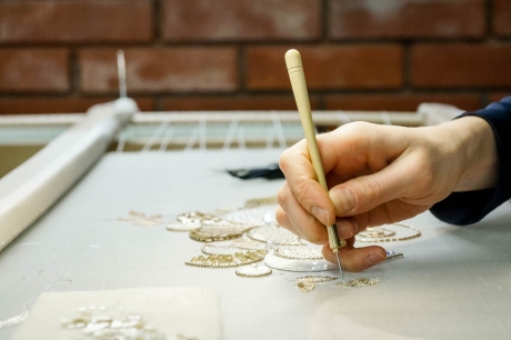 Процесс обучения на индивидуальном курсе ручной вышивки от школы EMBcentre, г. Ярославль