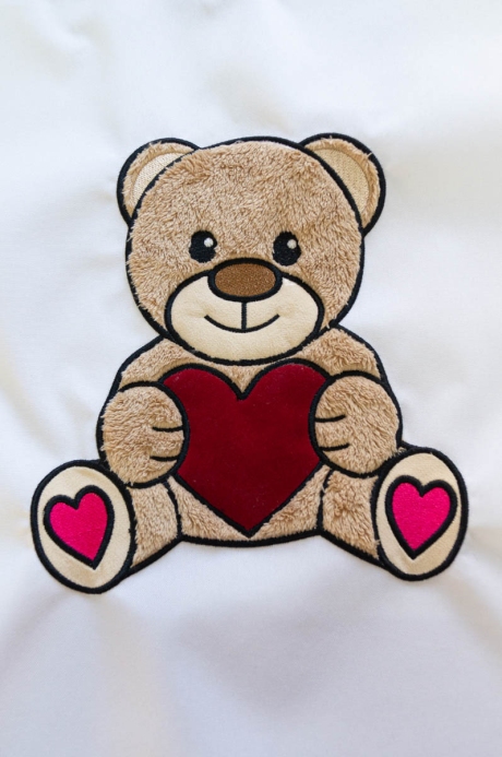 Аппликация, созданная учеником курса  «Начальный + Шевроны и аппликации» школы «EMBcentre» 