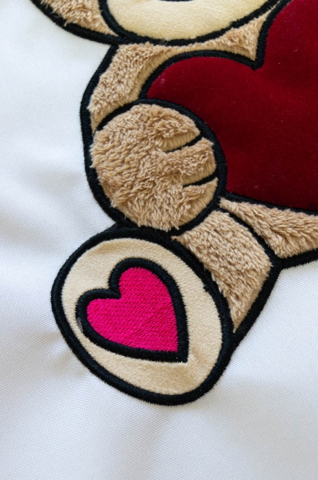 Детали работы ученика школы вышивания «EMBcentre» на курсе «Начальный + Шевроны и аппликации» 