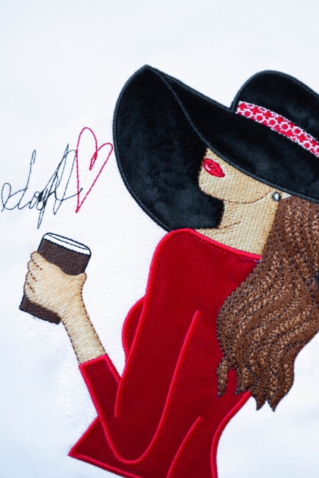 Аппликация, сделанная учеником курса «Начальный + Шевроны и аппликации» от «EMBcentre» 